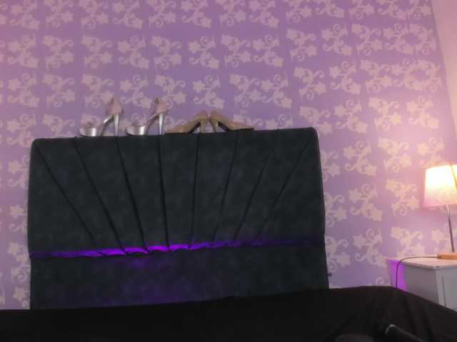 LittleKloe's BongaCams show and profile