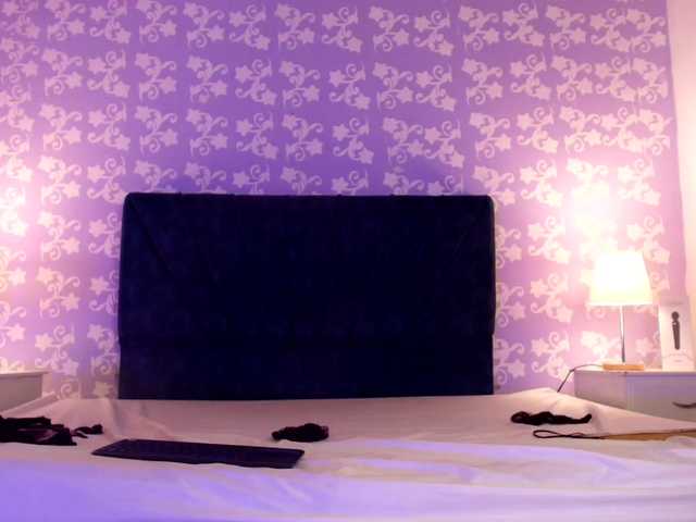 LittleKloe live cam on BongaCams