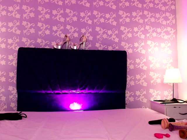 LittleKloe live cam on BongaCams