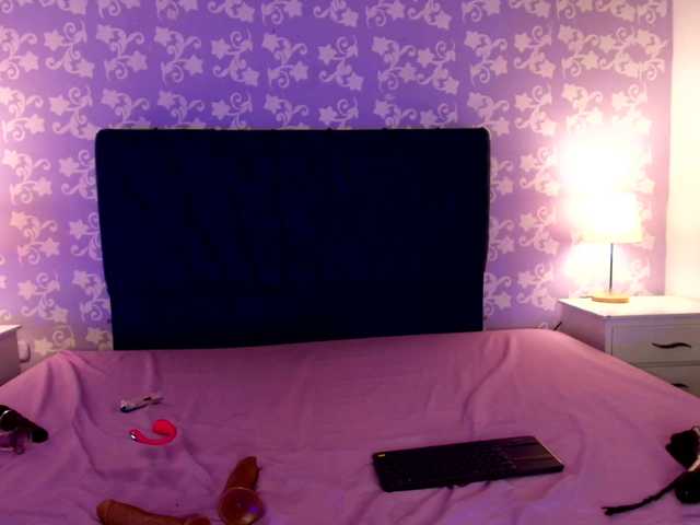 LittleKloe live cam on BongaCams
