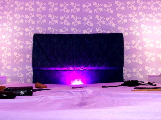 LittleKloe live cam on BongaCams