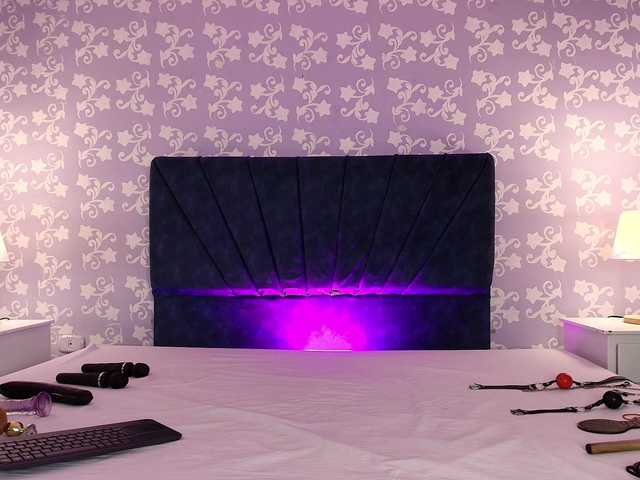 LittleKloe live cam on BongaCams