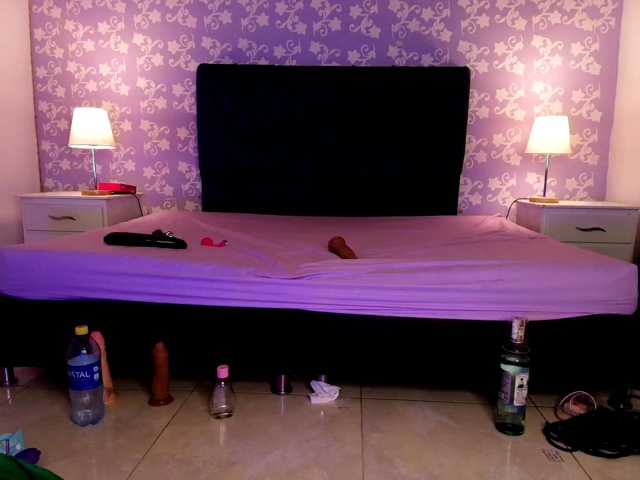 LittleKloe live cam on BongaCams
