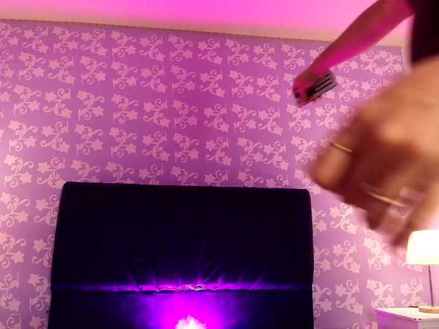 LittleKloe live cam on BongaCams