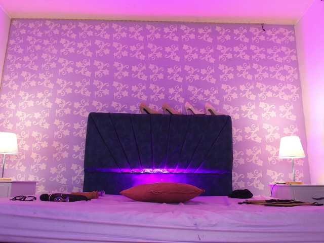LittleKloe live cam on BongaCams
