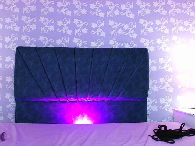LittleKloe live cam on BongaCams