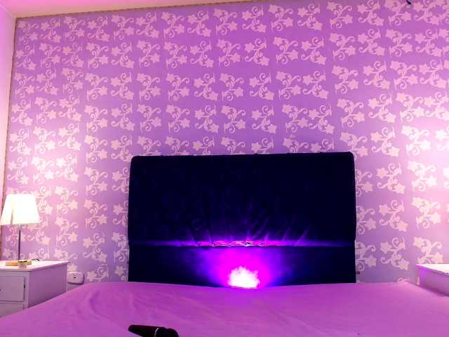 LittleKloe live cam on BongaCams