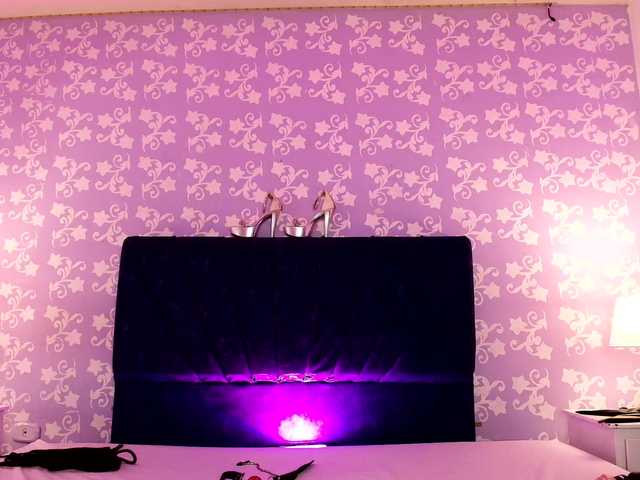 LittleKloe live cam on BongaCams