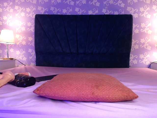 LittleKloe live cam on BongaCams