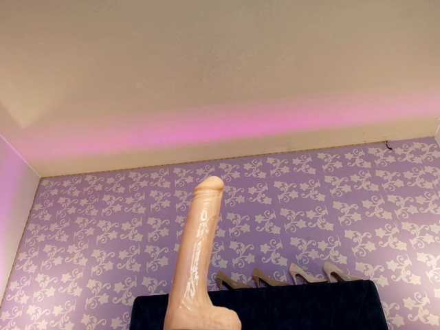 LittleKloe live cam on BongaCams