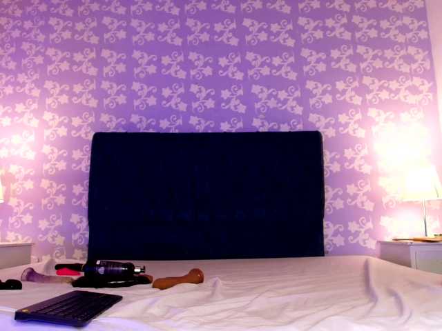 LittleKloe live cam on BongaCams