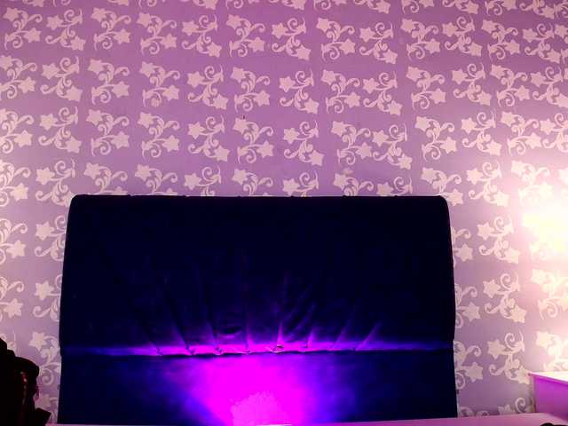LittleKloe live cam on BongaCams