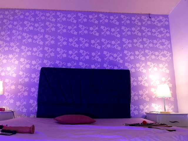 LittleKloe live cam on BongaCams
