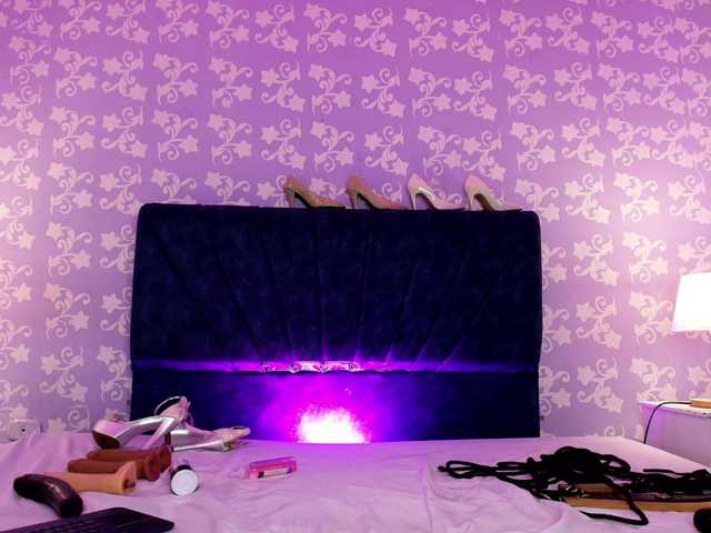 LittleKloe live cam on BongaCams