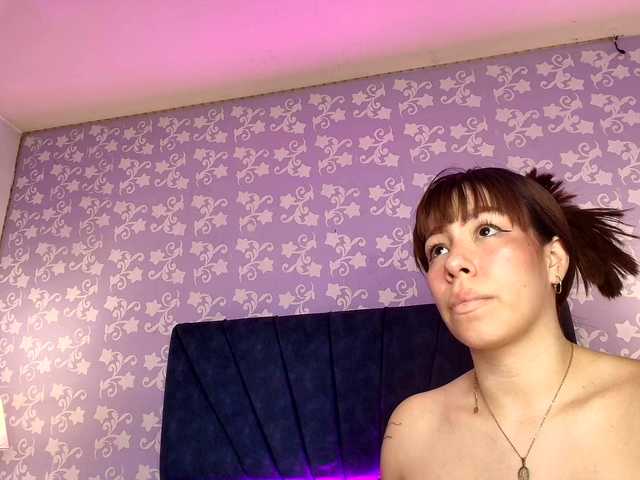 LittleKloe live cam on BongaCams