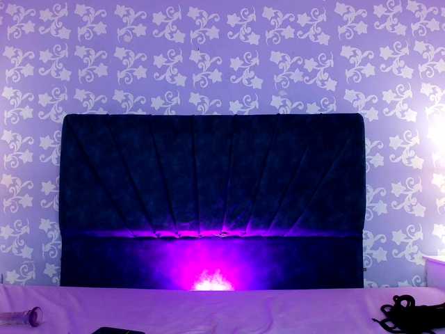 LittleKloe live cam on BongaCams