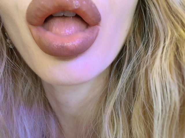 Liliiaxxx live cam preview