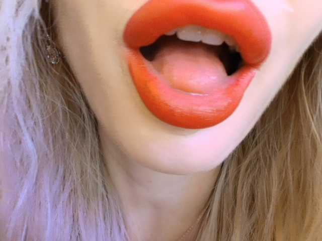 Liliiaxxx live cam preview