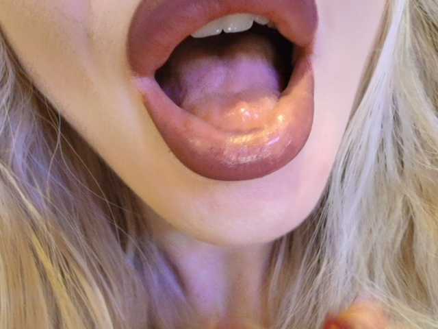 Liliiaxxx live cam preview