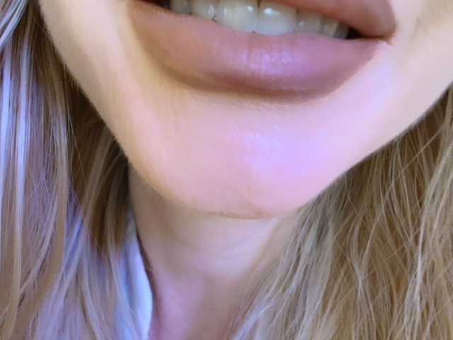 Liliiaxxx live cam preview