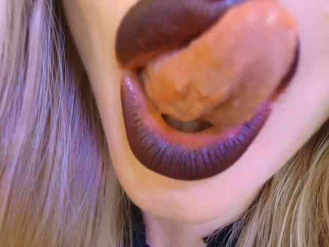 Liliiaxxx webcam