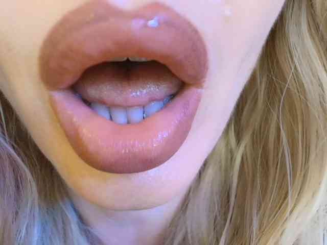 Liliiaxxx webcam