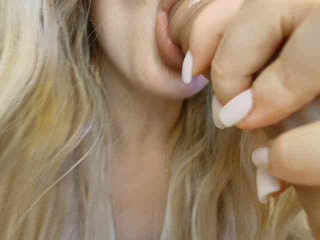 Liliiaxxx webcam