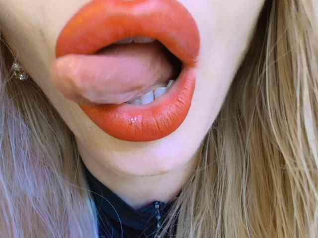 Liliiaxxx webcam