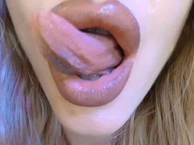 Liliiaxxx webcam