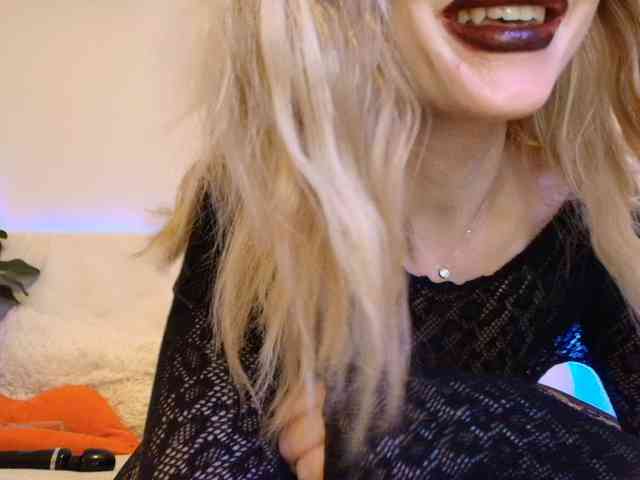 Liliiaxxx webcam