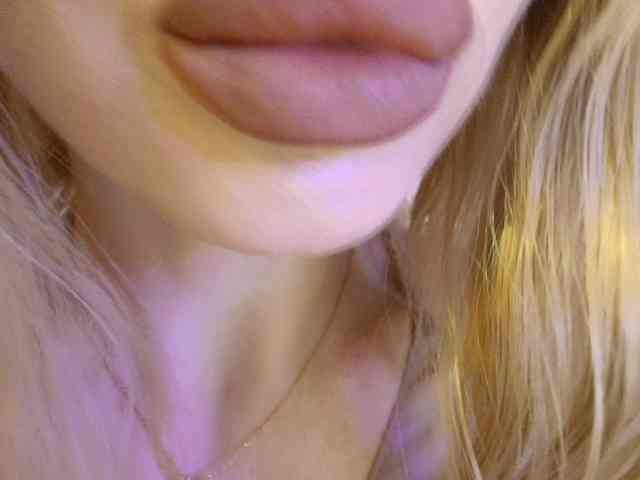 Liliiaxxx webcam
