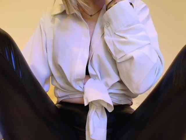 Liliiaxxx webcam