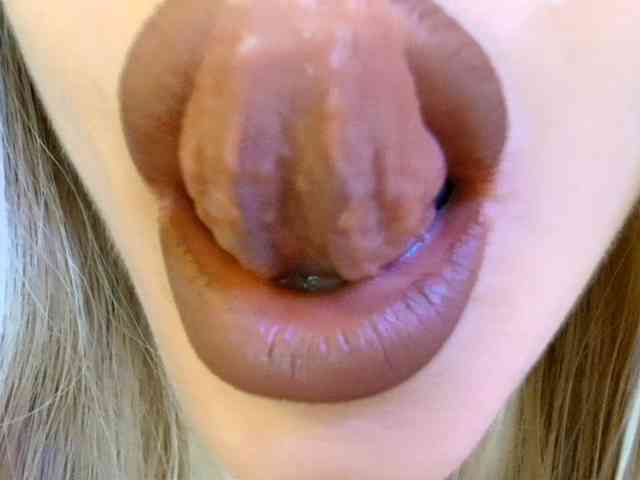 Liliiaxxx webcam