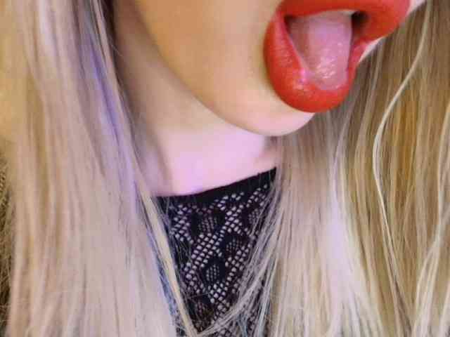 Liliiaxxx webcam