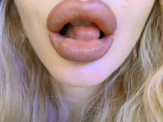 Liliiaxxx webcam