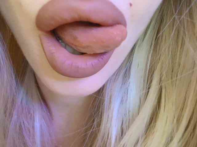 Liliiaxxx webcam