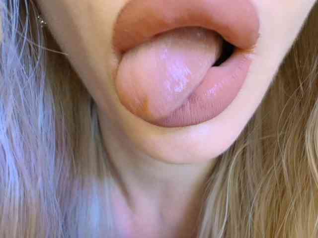Liliiaxxx webcam
