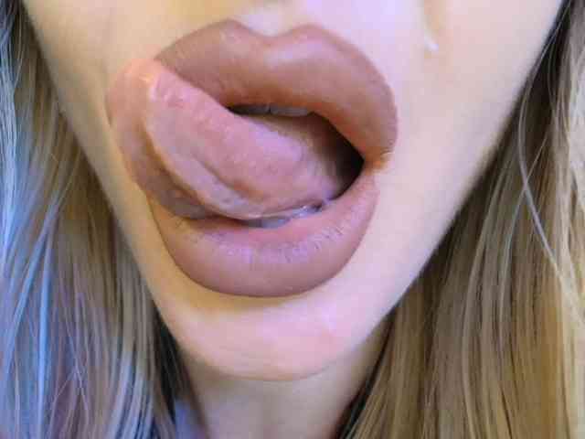 Liliiaxxx webcam