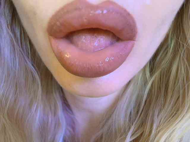 Liliiaxxx webcam