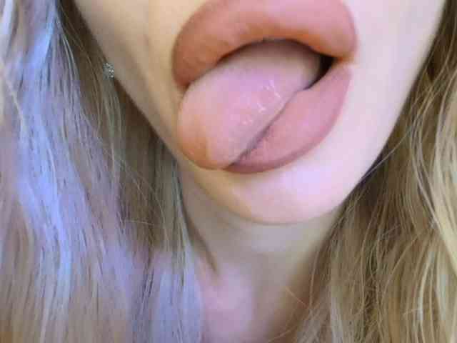 Liliiaxxx webcam