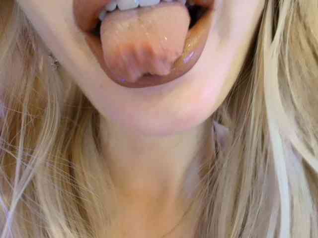 Liliiaxxx webcam