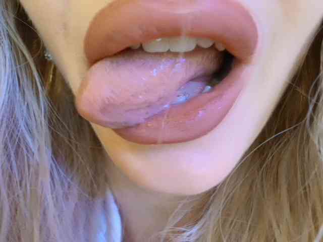 Liliiaxxx webcam