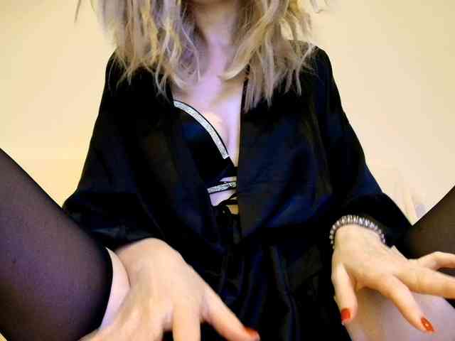 Liliiaxxx webcam
