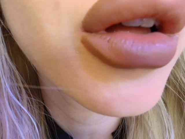 Liliiaxxx webcam