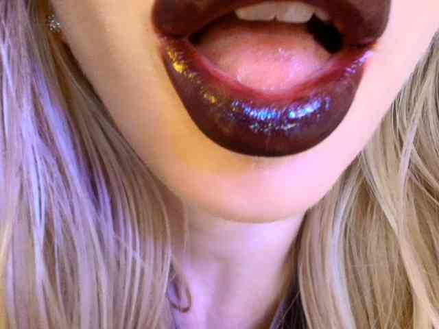 Liliiaxxx webcam