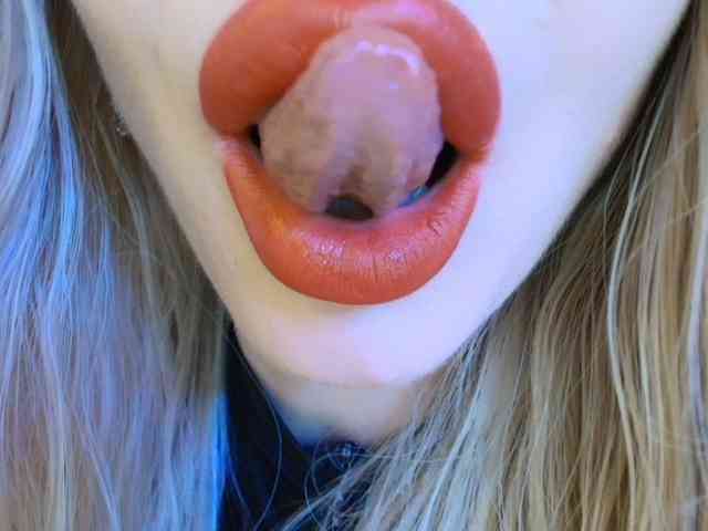 Liliiaxxx webcam