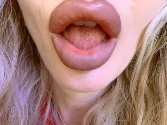 Liliiaxxx webcam