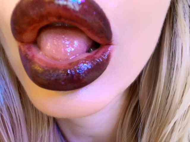 Liliiaxxx webcam