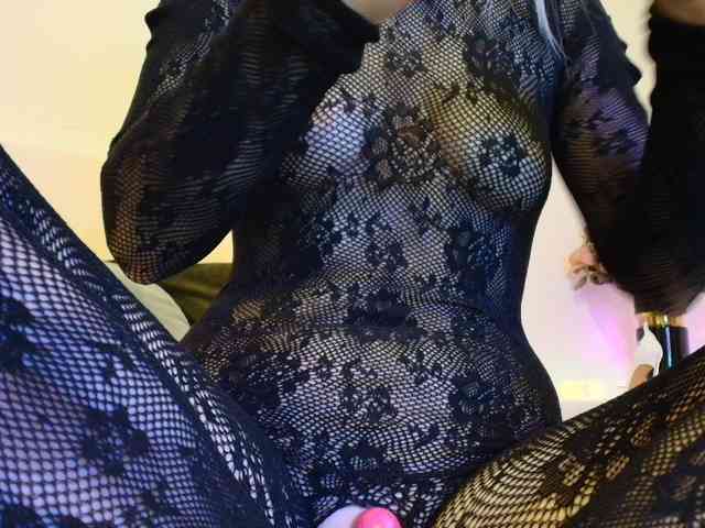 Liliiaxxx webcam