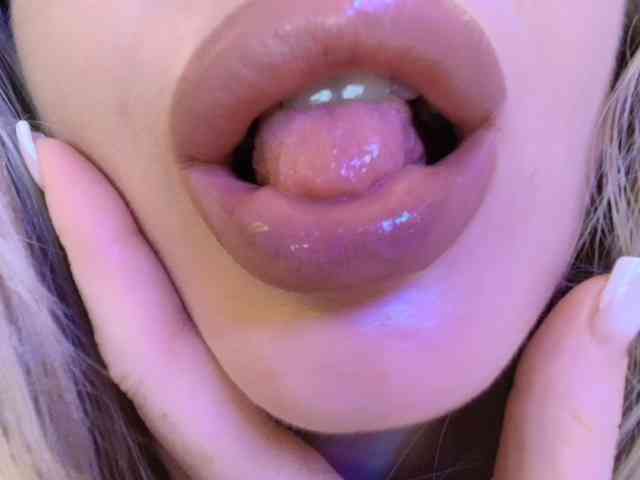 Liliiaxxx webcam